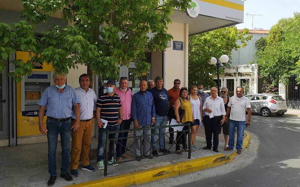 Ψήφισμα Διαμαρτυρίας στην Διεύθυνση του υποκαταστήματος της Πειραιώς στον Μαραθώνα παρέδωσε ο Δήμαρχος Μαραθώνος