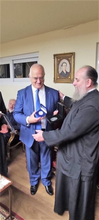 Μετάλλιο του Οικουμενικού Πατριάρχη, κ.κ. Βαρθολομαίου, στον Δήμαρχο Παλλήνης, Αθανάσιο Ζούτσο