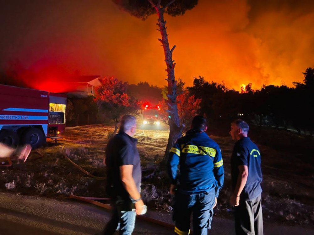 Γιώργος Πατούλης: Η φωτιά στη Νέα Μάρκη φαίνεται να τίθεται υπό έλεγχο! 