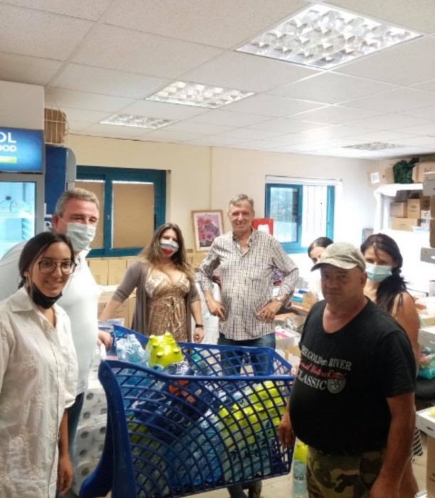 Η ΔΗΜΤΟ ΝΔ Μαραθώνα ενίσχυσε με τρόφιμα και νερά το Κοινωνικό Παντοπωλείο του Δήμου