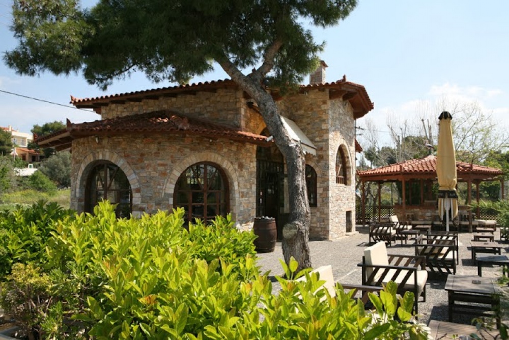 Παράταξη «ΕΜΕΙΣ, η Πόλη μας»: Εκροπή από τη νομιμότητα η απόφαση για παράταση της μίσθωσης του Πέτρινου της Ανθούσας