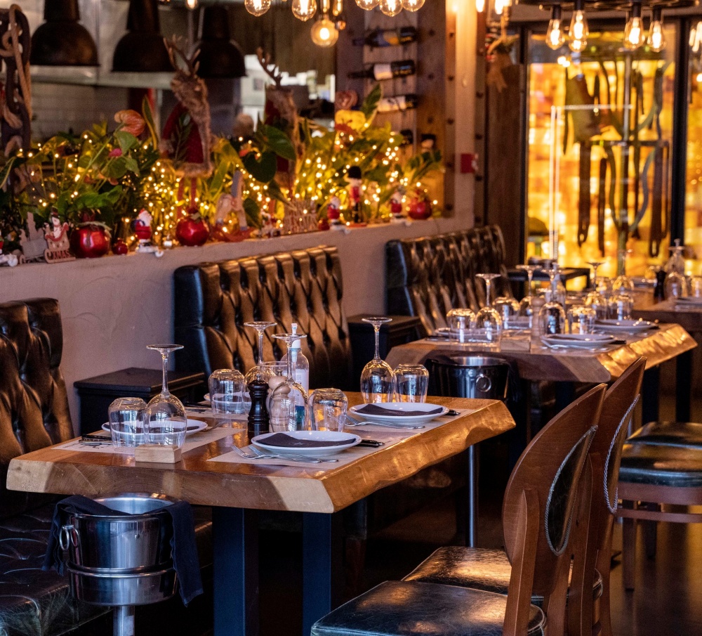 Αυτά τα Χριστούγεννα… πάμε Meat The Stars