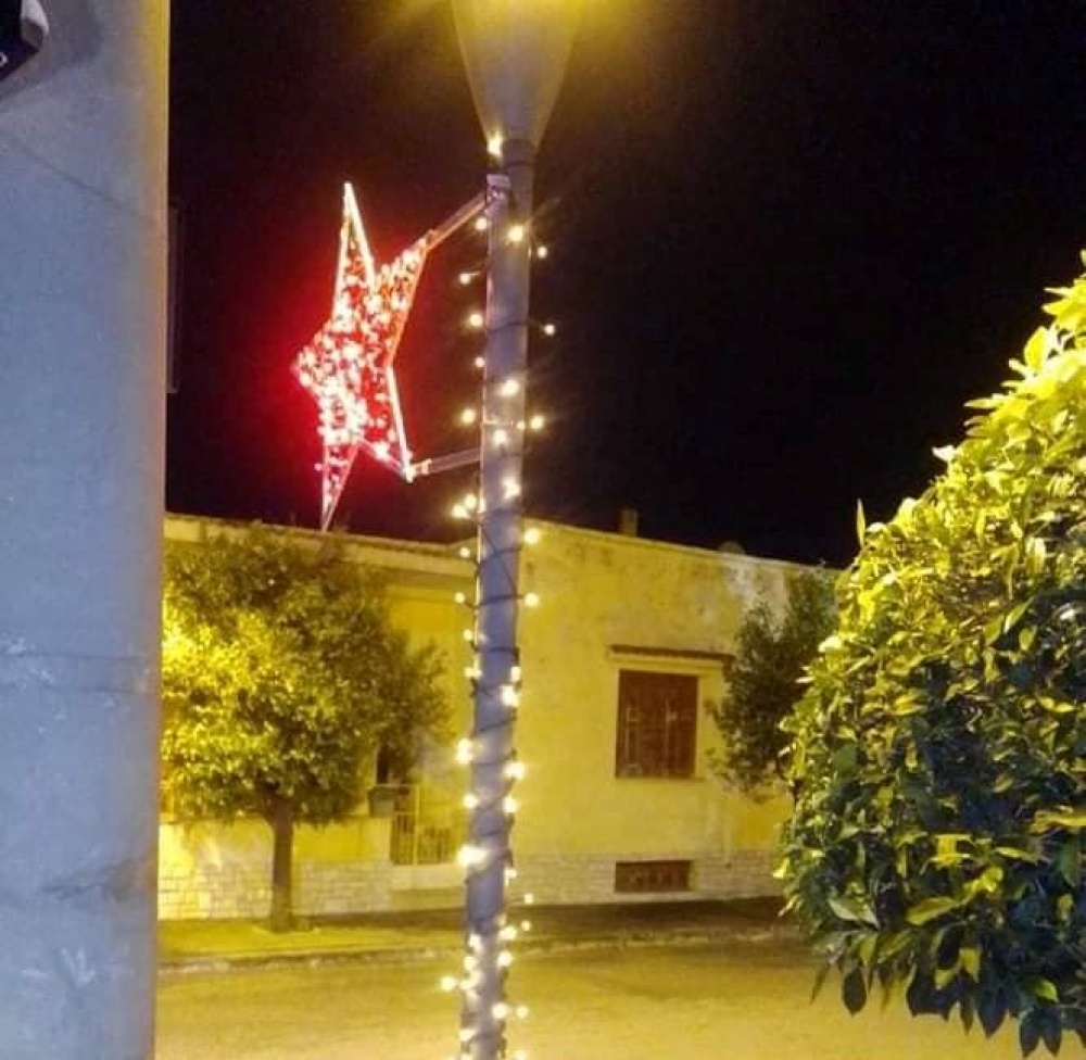 Γιορτές στο ημίφως στον Δήμο Παιανίας: Έντονη δυσαρέσκεια του Εμπορικού Κόσμου της Παιανίας και των Γλυκών Νερών (βίντεο)