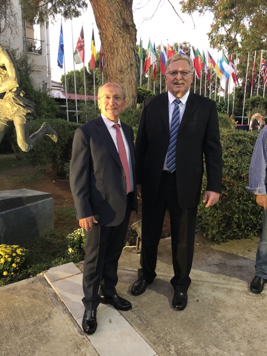 ΣΥΜΜΑΧΙΑ: Άγιος Βασίλης με έναν σάκο ψέματα ο κ. Τσίρκας!