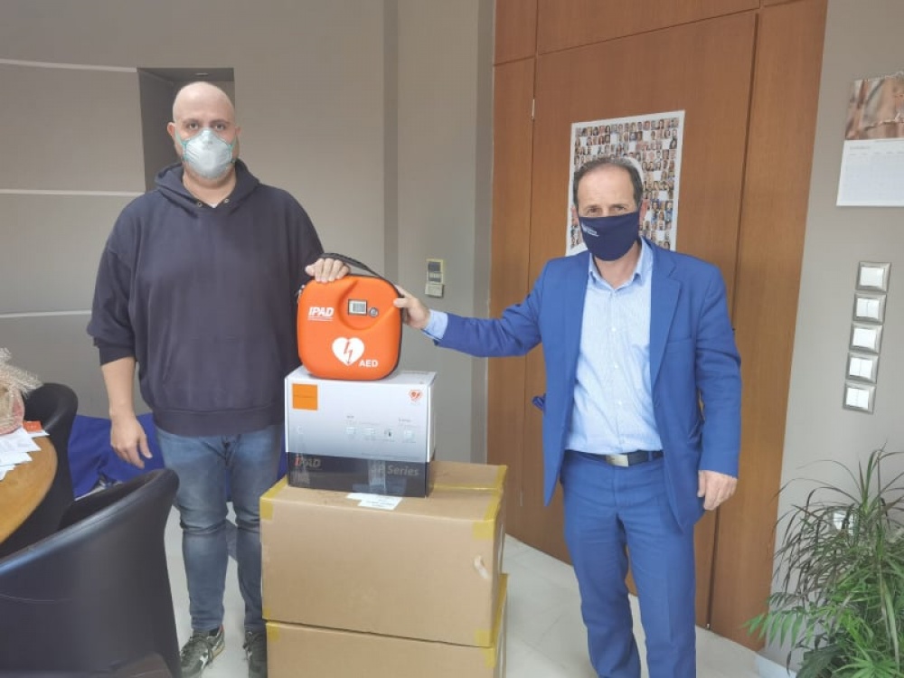 Παραλαβή εννέα (9) απινιδωτών για τις δημοτικές αθλητικές εγκαταστάσεις του Δήμου Ραφήνας-Πικερμίου