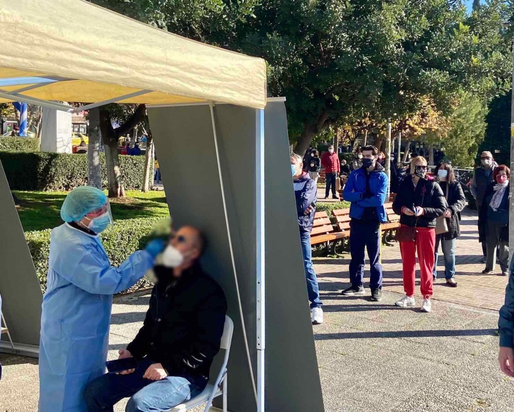 Ξεκίνησαν σήμερα από τον Δήμο Ηρακλείου τα δωρεάν rapid test της Περιφέρειας Αττικής και του ΙΣΑ