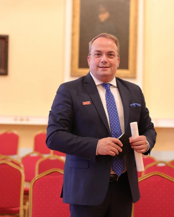 Απόφοιτος από την Ανώτατη Σχολή Εθνικής Άμυνας ο Δήμαρχος των 3Β, Γ. Κωνσταντέλλος