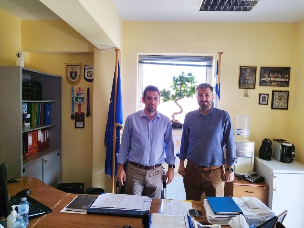 Συνάντηση του Λαζάρου Καραούλη με τον Διοικητή Ασφαλείας Ραφήνας για την Εγκληματικότητα