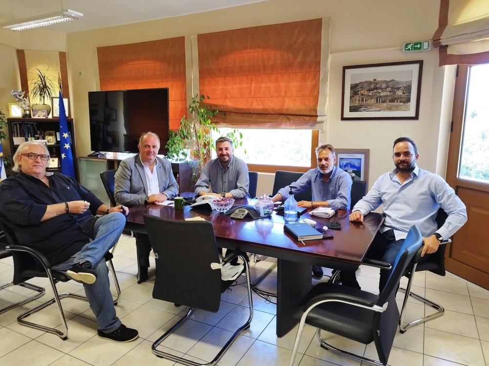 Συνάντηση Καραούλη με τον Δήμαρχο και Αντιδημάρχους του Δήμου Διονύσου