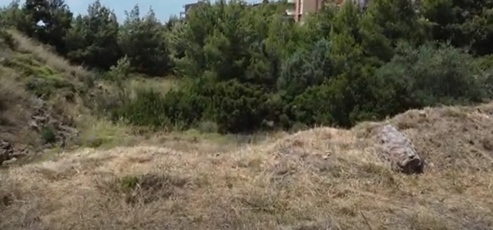 Πέφτουν βροχή τα πρόστιμα στον Δήμο Ραφήνας-Πικερμίου για τα ακαθάριστα οικόπεδα