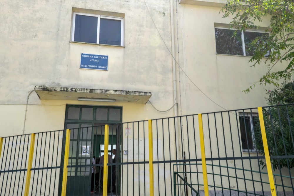 Δήμος Παιανίας: Εγκαθίστανται οι πρώτες αίθουσες στο 1ο και 2ο Γυμνάσιο