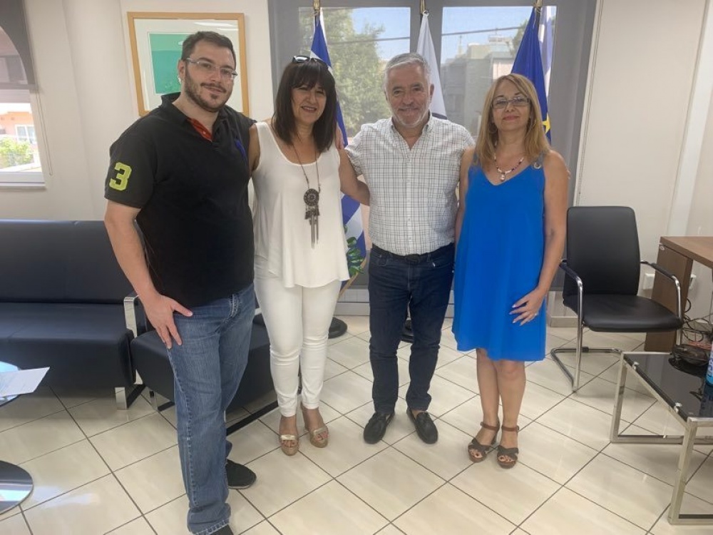 Δήμος Παιανίας: Τρεις υποτροφίες για μαθητές Λυκείου