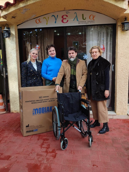 Ρ.Ο. Μαραθώνας - Νέα Μάκρη: Παράδοση αναπηρικού αμαξιδίου στον «Ξενώνα Εφήβων με αυτισμό» Αγγέλια στην Νέα Μάκρη