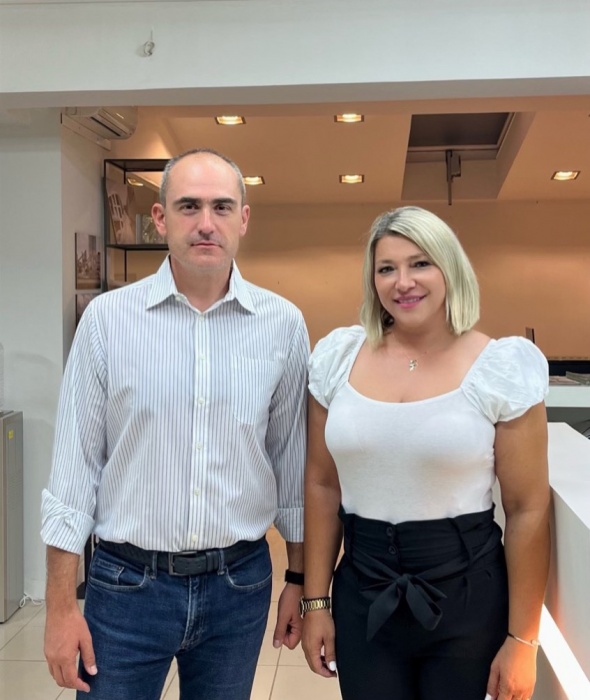 Και η Ορθοπαιδικός Χειρουργός Δήμητρα Λαμπαρού με τον Συνδυασμό ΕΜΕΙΣ του Άρη Παπουτσή