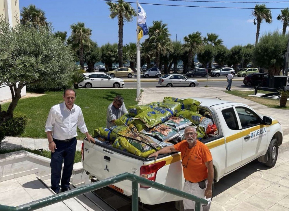 Δήμος Ραφήνας-Πικερμίου: Μεγάλη ανταπόκριση προσφοράς τροφών για οικόσιτα και αδέσποτα ζώα στις πυρόπληκτες περιοχές