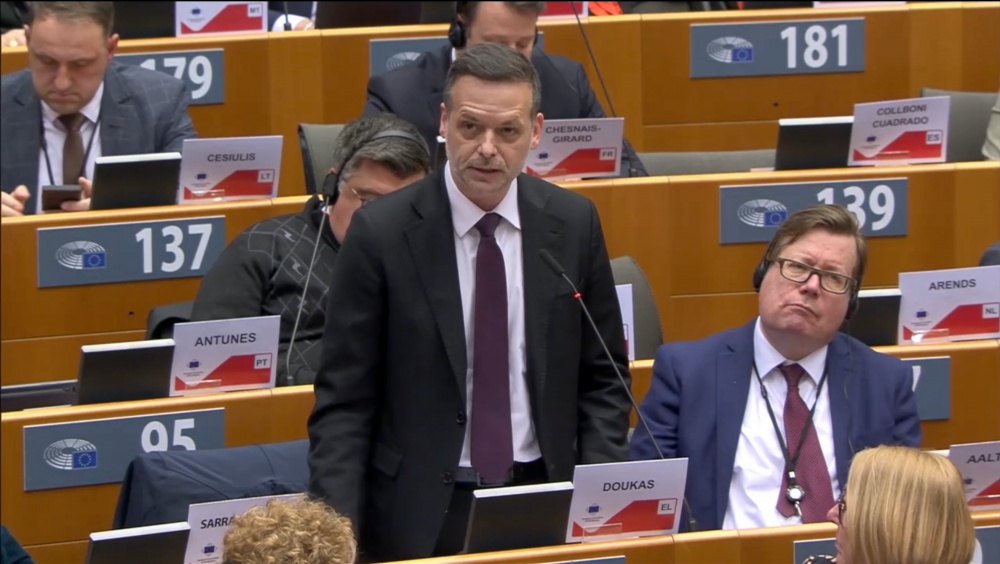 Χάρης Δούκας: «Η Ευρώπη μπροστά στην πιο μεγάλη της πρόκληση - Έκκληση προς τους ευρωπαίους ηγέτες για άμεση δράση»