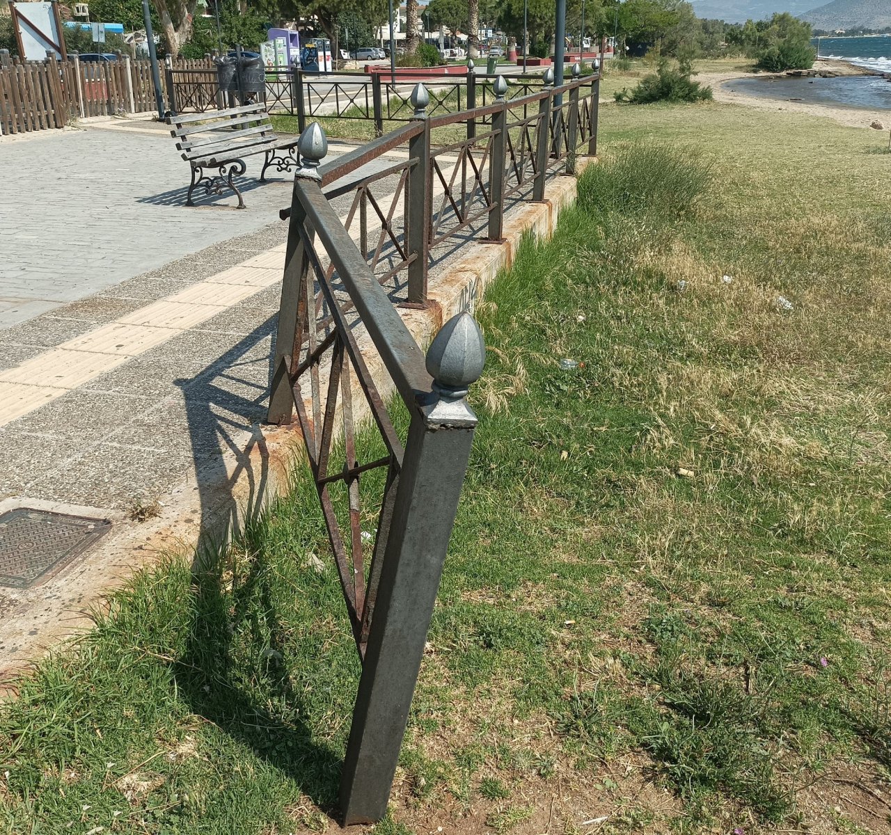 (Παραλία Νέας Μάκρης, Πεζόδρομος) (Παραλία Νέας Μάκρης, Πεζόδρομος)