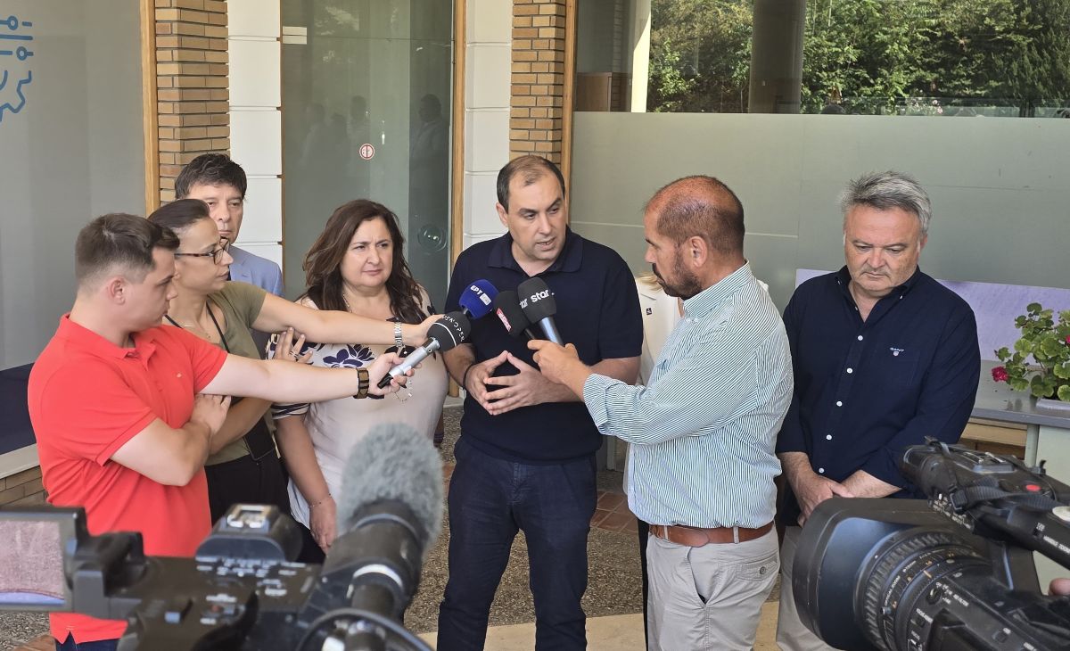 Aυτοψία στις πυρόπληκτες περιοχές του Δήμου Διονύσου Aυτοψία στις πυρόπληκτες περιοχές του Δήμου Διονύσου