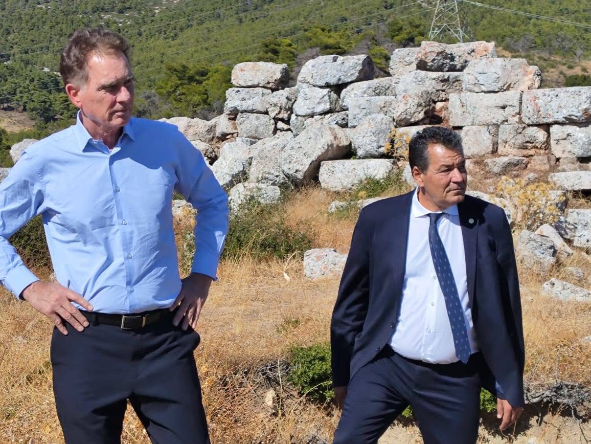 Στον Δήμο Φυλής ο Νίκος Παπανδρέου: Συνάντηση με τον Δήμαρχο, Χρήστο Παππού (photo)