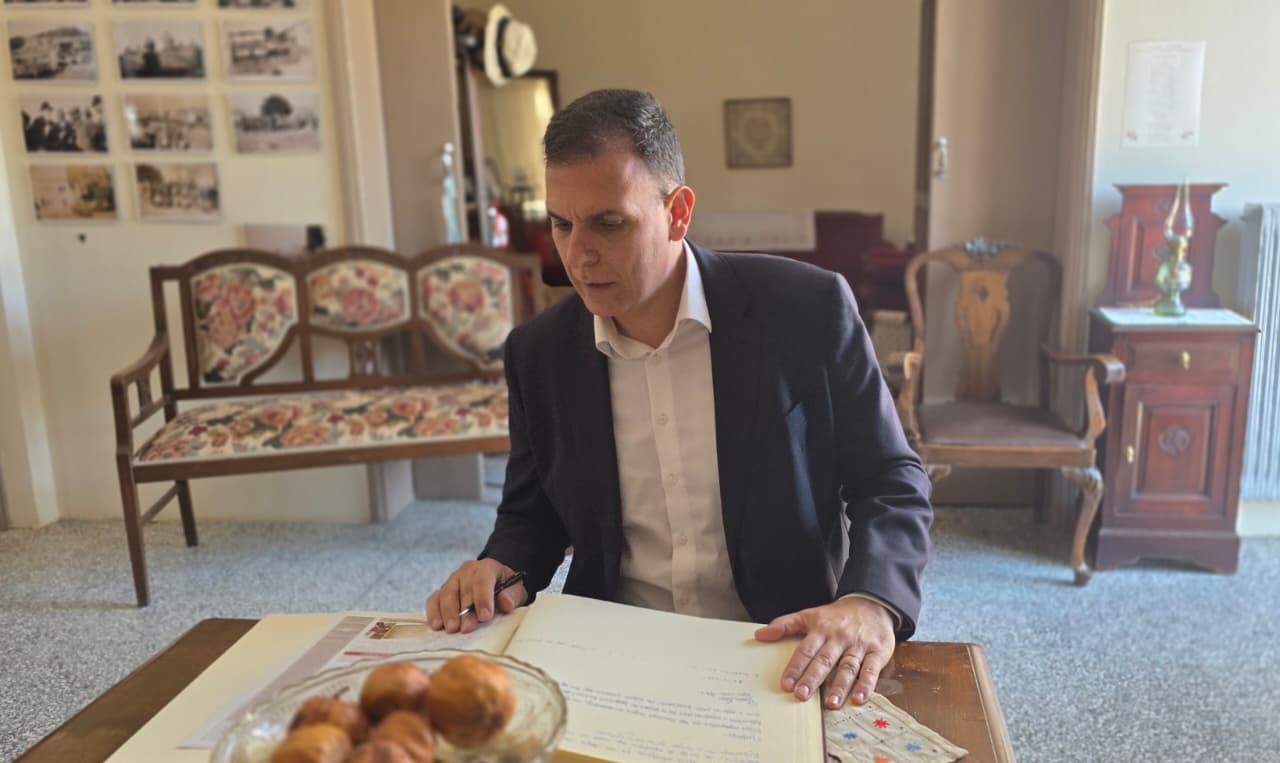 Γιώργος Καραμέρος: Περιοδεία σε Ωρωπό, Αυλώνα και Πολυδένδρι Γιώργος Καραμέρος: Περιοδεία σε Ωρωπό, Αυλώνα και Πολυδένδρι