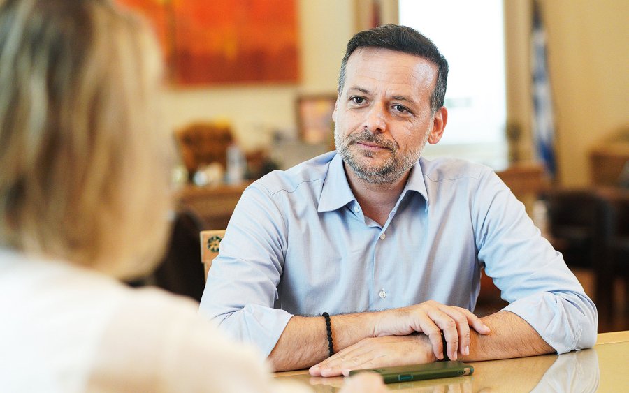 Χάρης Δούκας: «Είναι κάποιοι οι οποίοι είναι "νοικοκυραίοι" και κάποιοι οι οποίοι δεν είναι;» (video)