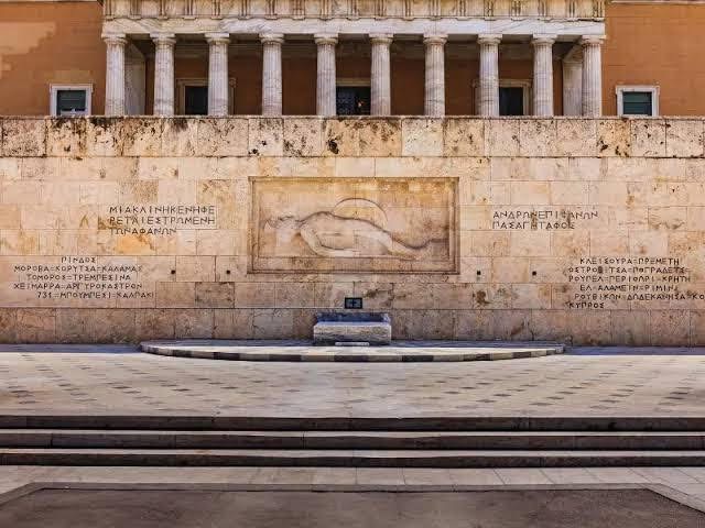 Άγνωστος Στρατιώτης: Ο Δούκας κέρδισε τη «μάχη», η κυβέρνηση εκτέθηκε, ο Δένδιας «κόντυνε»