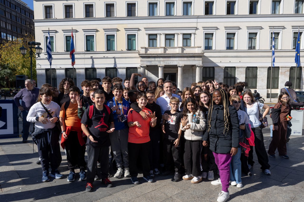 Αθήνα: Δρομική έκθεση για την Παγκόσμια Ημέρα Μνήμης Θυμάτων Τροχαίων Ατυχημάτων Αθήνα: Δρομική έκθεση για την Παγκόσμια Ημέρα Μνήμης Θυμάτων Τροχαίων Ατυχημάτων