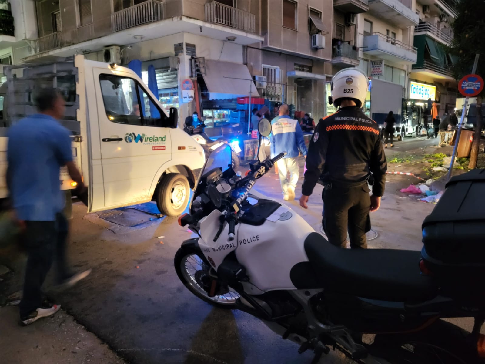 Χάρης Δούκας: «Στην Αθήνα δεν αφήνουμε χώρο στην ανομία και στο παρεμπόριο»