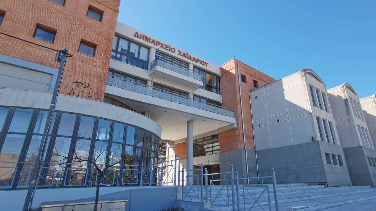 Ολομέτωπη επίθεση Ντηνιακού σε Σελέκο για τα οικονομικά του Δήμου Χαϊδαρίου