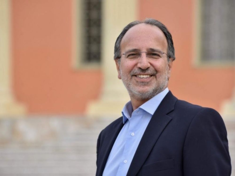 Στα... κάγκελα οι πολίτες της Νέας Σμύρνης