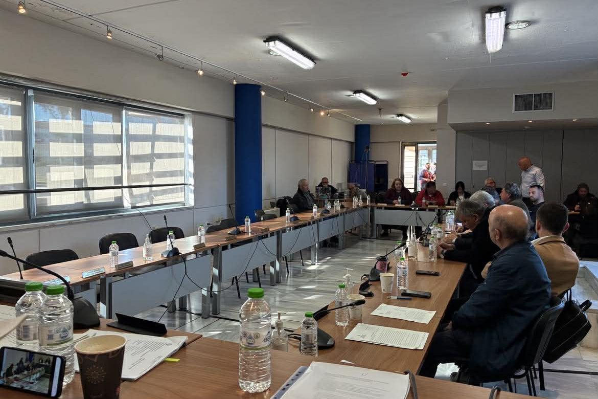 Λαϊκή Συσπείρωση Μαραθώνα: Η «νομιμότητα» τους βρωμάει και ζέχνει (τον Πελετίδη τον βλέπουν και στον ύπνο τους)