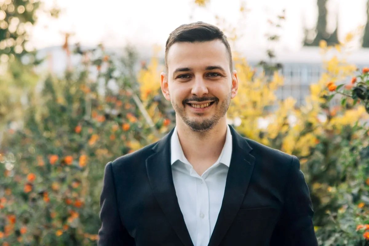 Ελισσαίος Σαρμάς: «Η Αθήνα μετατρέπεται τον Μάιο σε μια μεγάλη ανοιχτή σκηνή πολιτισμού»