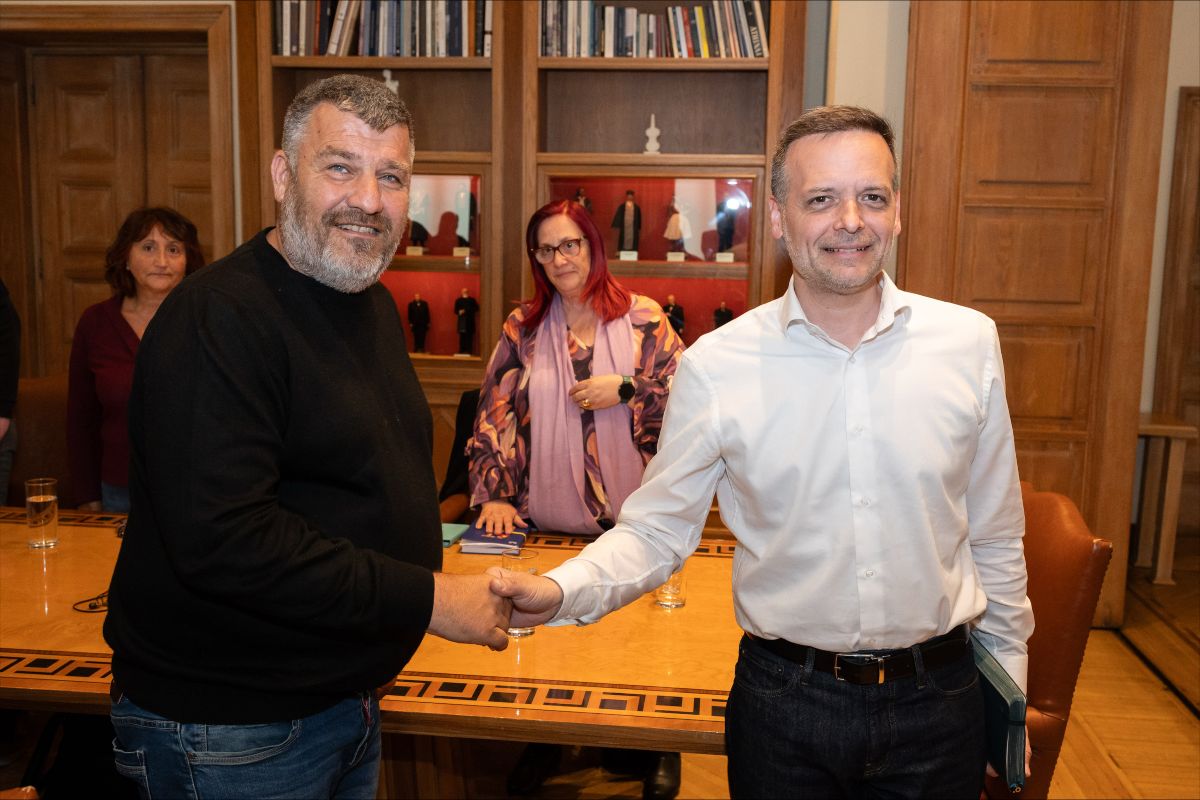 Συνάντηση Δούκα με το προεδρείο της Π.Ο.Ε.-Ο.Τ.Α.: «Η αλλαγή που ετοιμάζει η κυβέρνηση υπονομεύει το εργασιακό μέλλον των εργαζομένων μας»