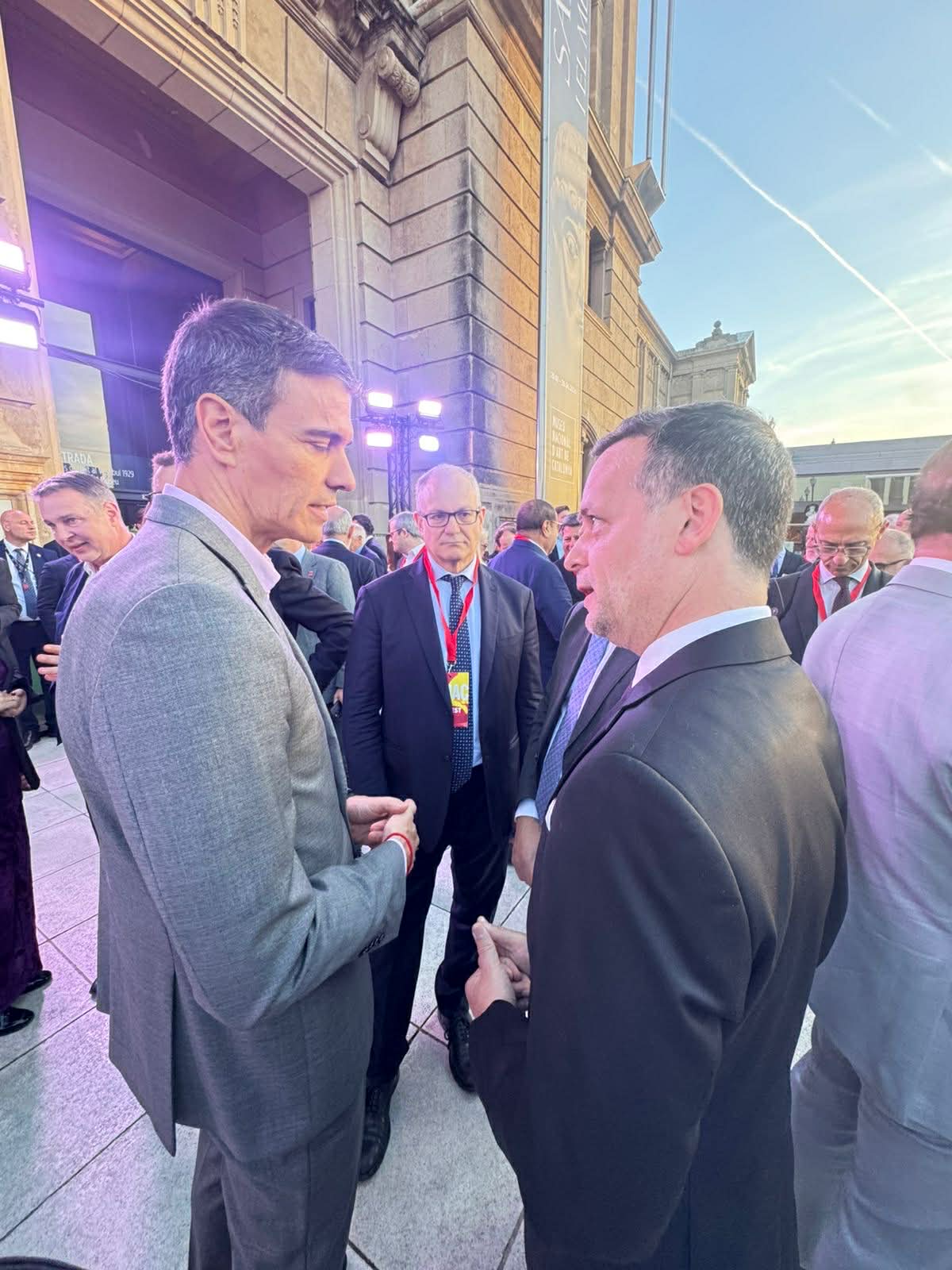 Στη Βαρκελώνη, για το «Global Progressive Mobilisation 2026», ο Χάρης Δούκας - Τετ α τετ με τον Ισπανό πρωθυπουργό, Πέδρο Σάντσεθ (photo)