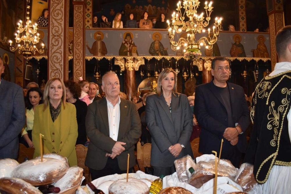 Δήμος Φυλής: Κατάνυξη και μεγαλοπρέπεια στη λιτάνευση της εικόνας του Αγίου Γεωργίου στη Ζωφριά (photo)