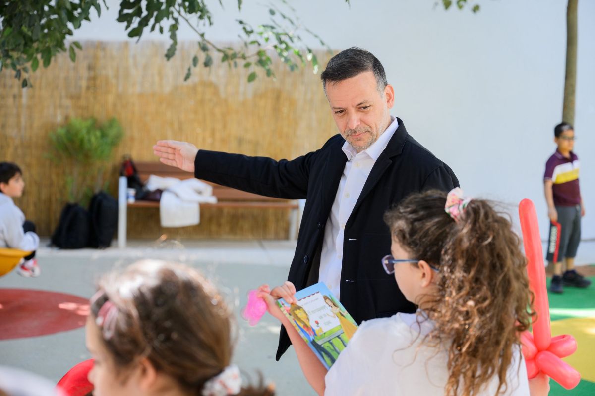 Οι 8 νέες παιδικές χαρές του Δήμου Αθηναίων στον ΑΝΤ1: Δηλώσεις Χάρη Δούκα και Ρωξάνης Μπέη (video)