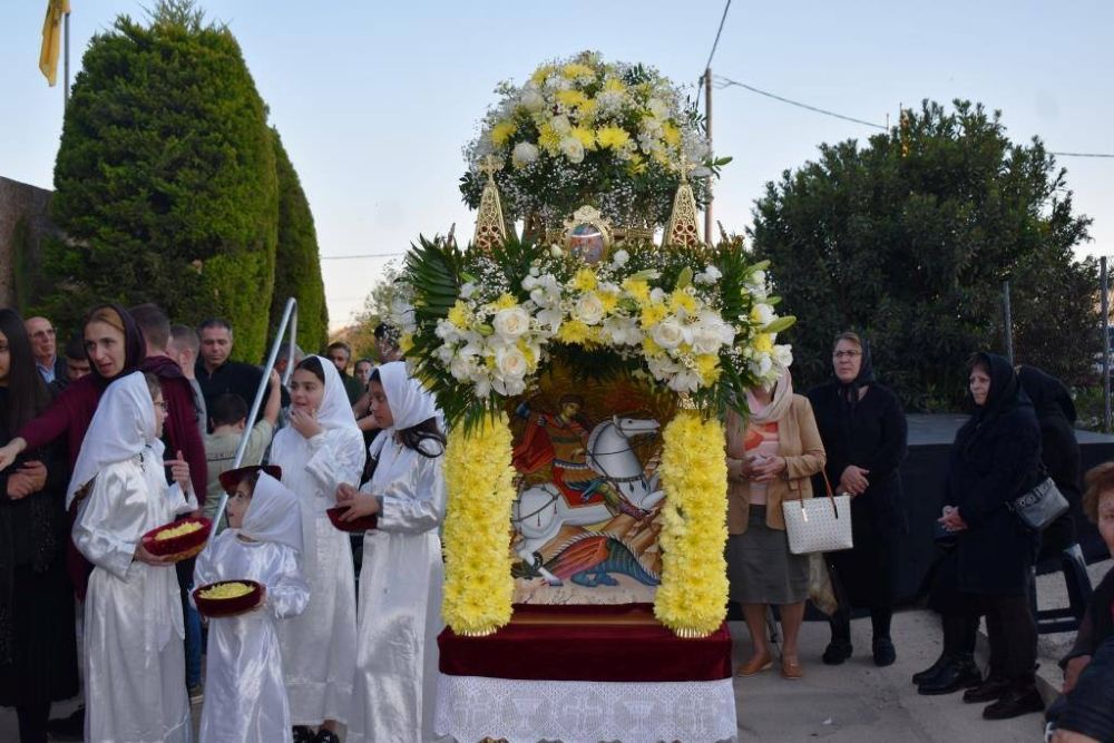 Δήμος Φυλής: Συνοδεία Εφίππων και Φιλαρμονικής η Λιτάνευση του Αγίου Γεωργίου Γ.Ο.Χ Λίμνης Άνω Λιοσίων (photo+video)