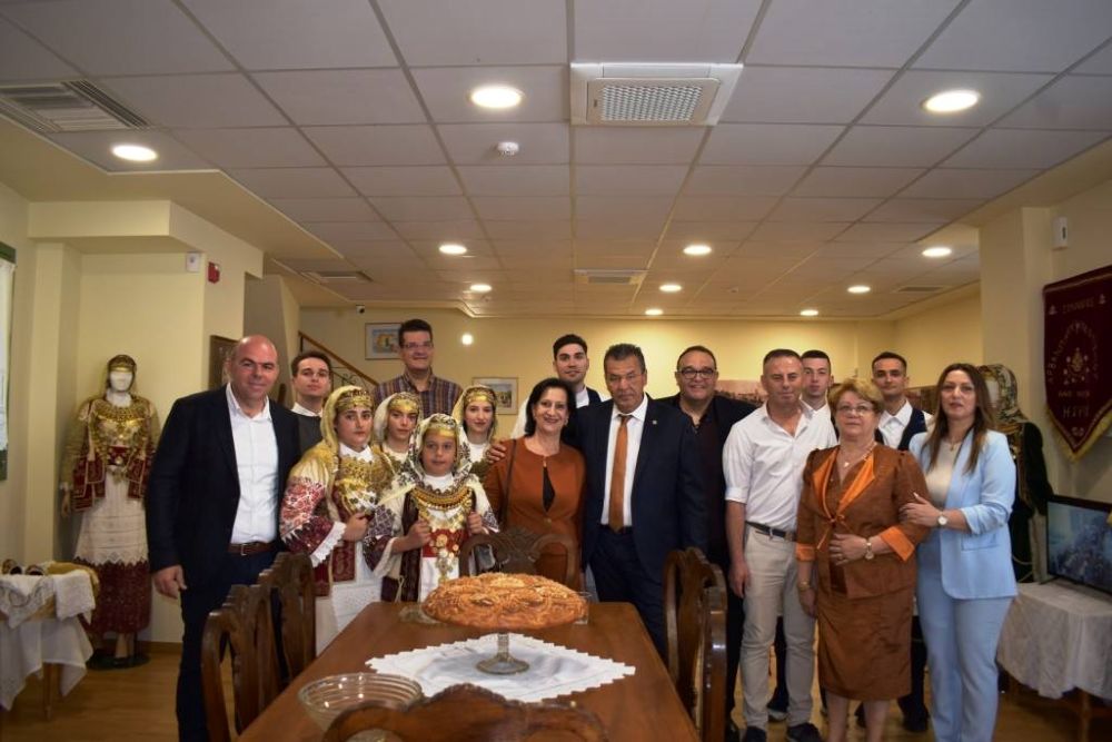 Με παραδοσιακούς λουκουμάδες το πατροπαράδοτο κέρασμα στη Λαογραφική Στέγη της Γρίζας (photo) Με παραδοσιακούς λουκουμάδες το πατροπαράδοτο κέρασμα στη Λαογραφική Στέγη της Γρίζας (photo)