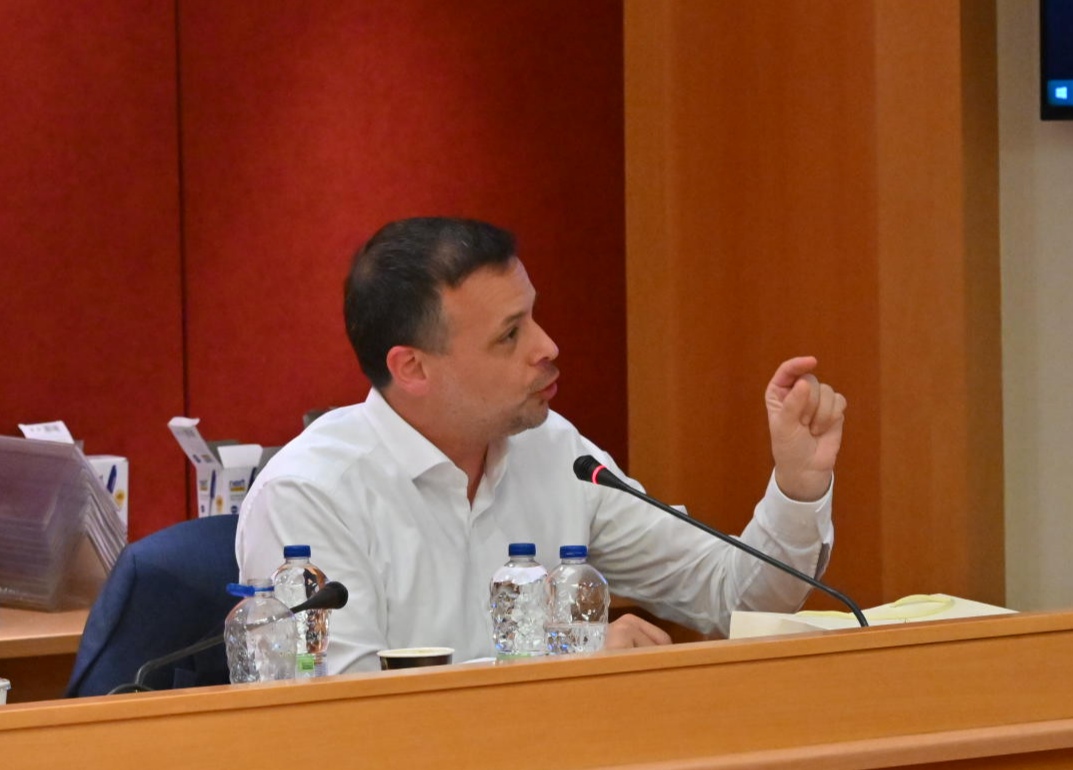 Δούκας στην ΚΕΔΕ: «Για να μη βγω δήμαρχος αλλάζετε τον νόμο;» (video)