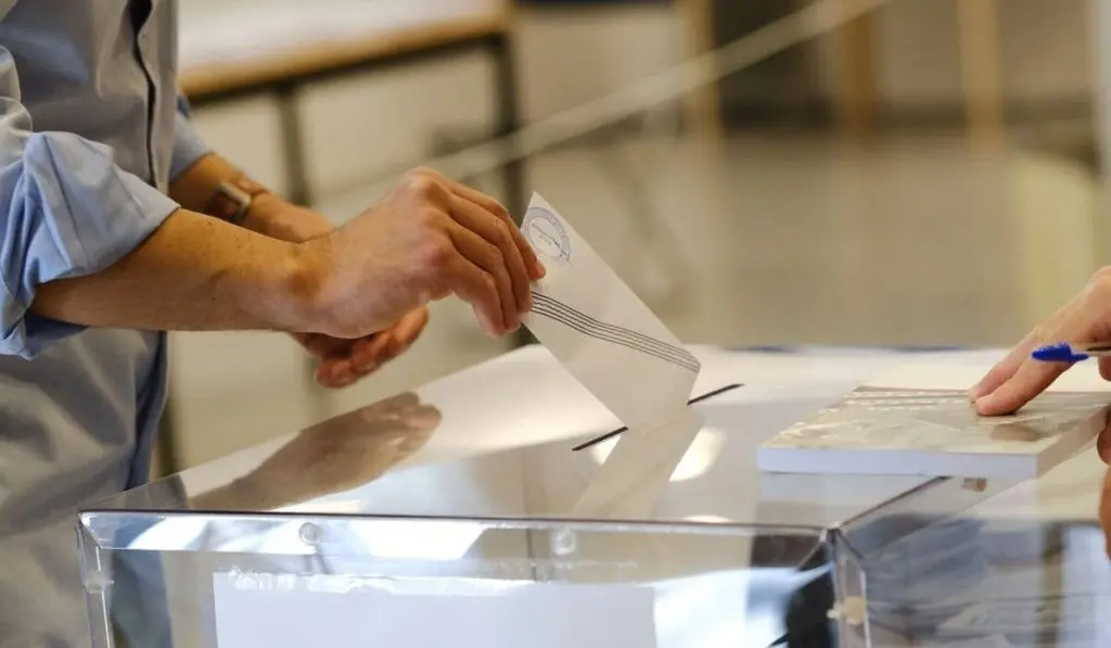 Πανελλαδική δημοσκόπηση της Political: Συρρικνώνεται η Καρυστιανού, παγιώνεται ο Τσίπρας, κρατάει δυνάμεις ο Μητσοτάκης (photo+video)