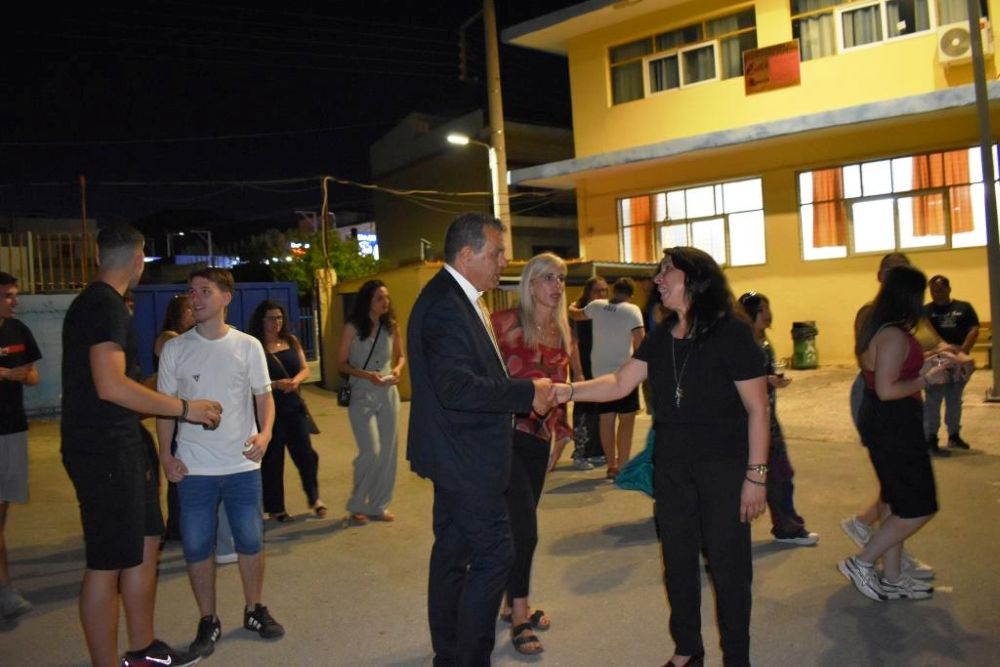 Ευχές του Δημάρχου Φυλής, Χρήστου Παππού, στην γιορτή αποφοίτησης του 3ου Γενικού Λυκείου Άνω Λιοσίων (photo+video) Ευχές του Δημάρχου Φυλής, Χρήστου Παππού, στην γιορτή αποφοίτησης του 3ου Γενικού Λυκείου Άνω Λιοσίων (photo+video)