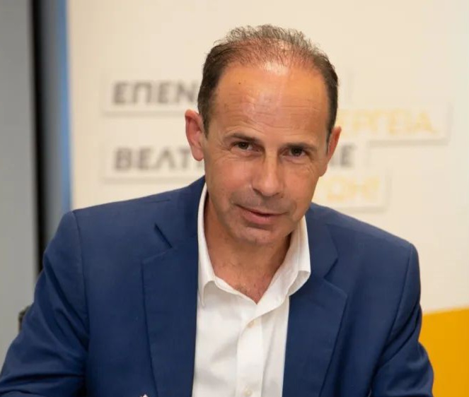 Μπουρνούς: Ο ευθειασμός των αεροσκαφών πάνω από τη Ραφήνα και οι πανηγυρισμοί μιας ανεκδιήγητης διοίκησης