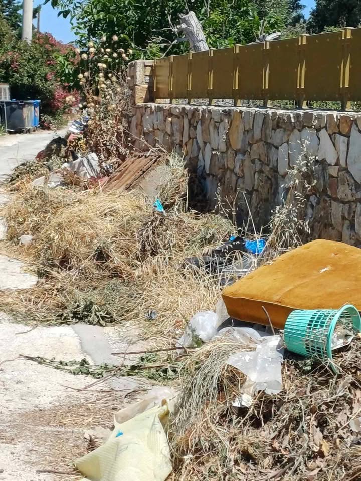 Υπάρχει αντιδήμαρχος Καθαριότητας στον Δήμο Μαραθώνα;;; (photo)