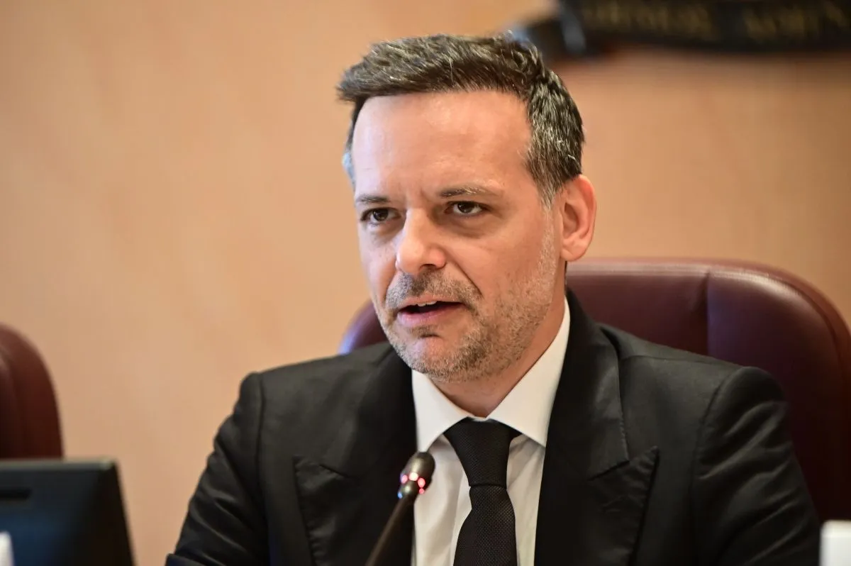 Δημοτικό Συμβούλιο Αθήνας: Ψήφισμα για τα Προσφυγικά της Λεωφόρου Αλεξάνδρας