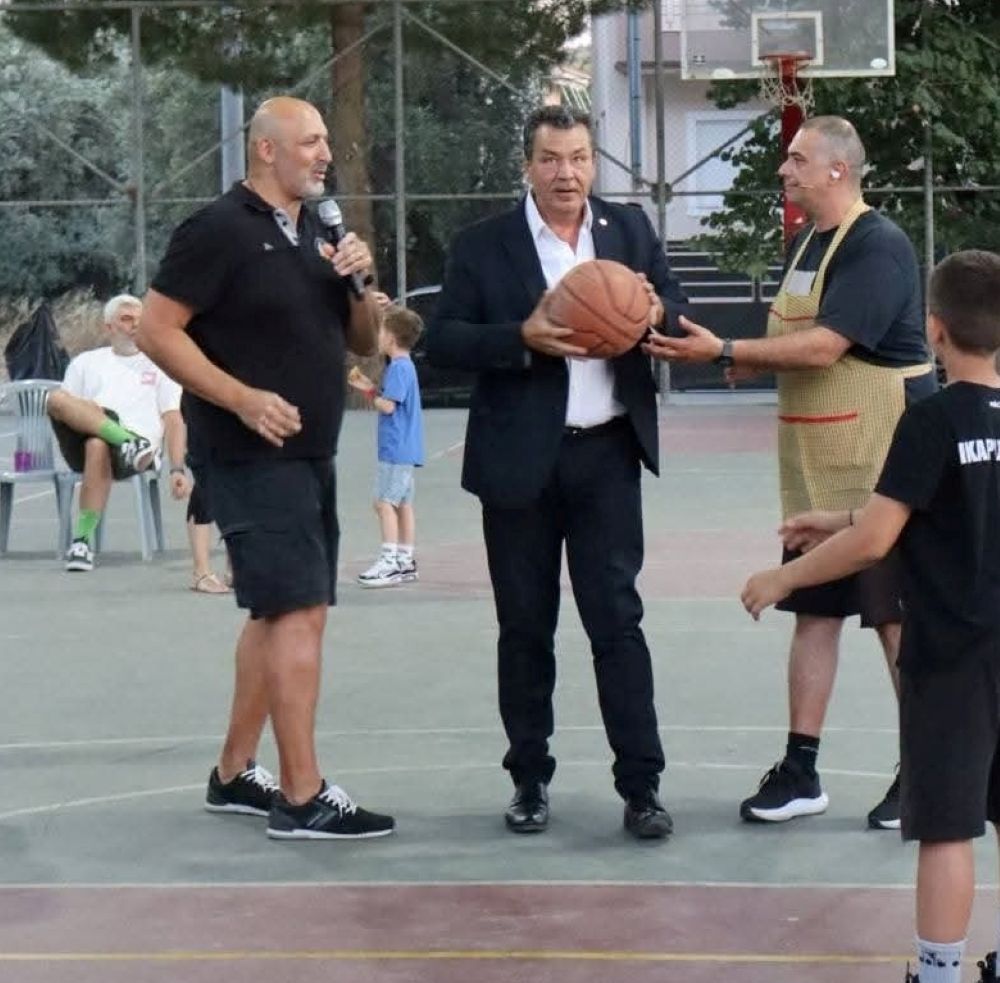 Στην τελετή λήξης των Ακαδημιών ΙΚΑΡΟΣ Φυλής ο Δήμαρχος, Χρήστος Παππούς (photo)