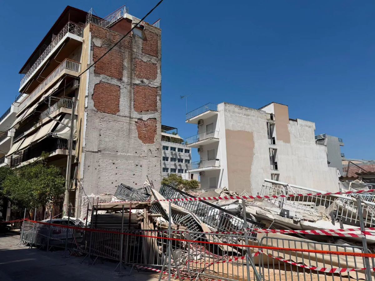 Δήμος Αθηναίων: 3.000 ευρώ ανά οικογένεια για τους πληγέντες κατοίκους της πολυκατοικίας στα Πετράλωνα