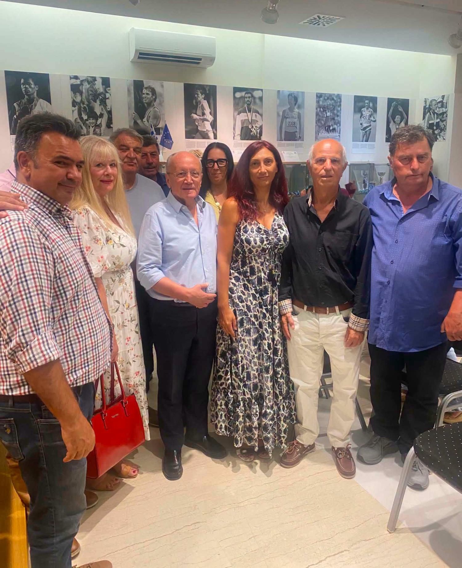 Ο Δήμος Μαραθώνος βράβευσε τους εθελοντές του Κοινωνικού Φροντιστηρίου Νέας Μάκρης (photo)