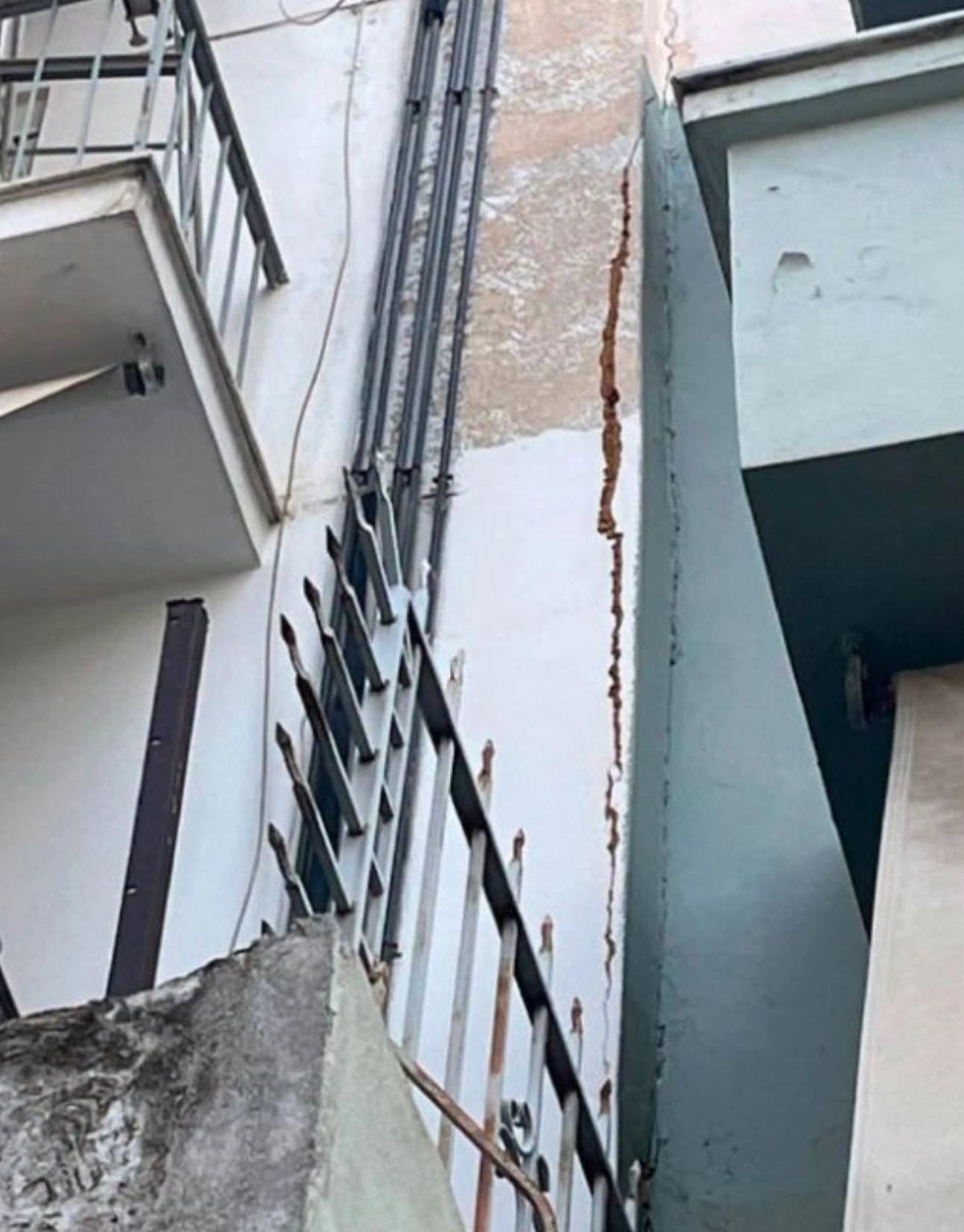Ο Δήμος Αθηναίων δίπλα στους κατοίκους της Κυψέλης που υπέστησαν βλάβες στα σπίτια τους - Νέα συνάντηση με τον Χάρη Δούκα