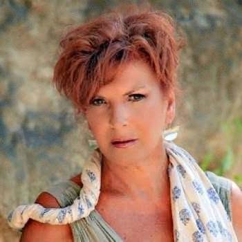 Ασπασία Τζιτζικάκη: «Τα ψεύτικα τα λόγια τα μεγάλα»