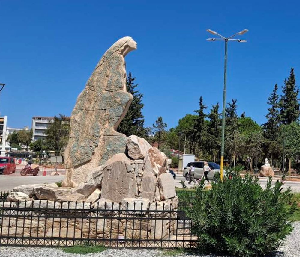 Λαύριο: Το γλυπτό εκθέτει ΕΕΤΕ και Ζαγουρή (photos) Λαύριο: Το γλυπτό εκθέτει ΕΕΤΕ και Ζαγουρή (photos)